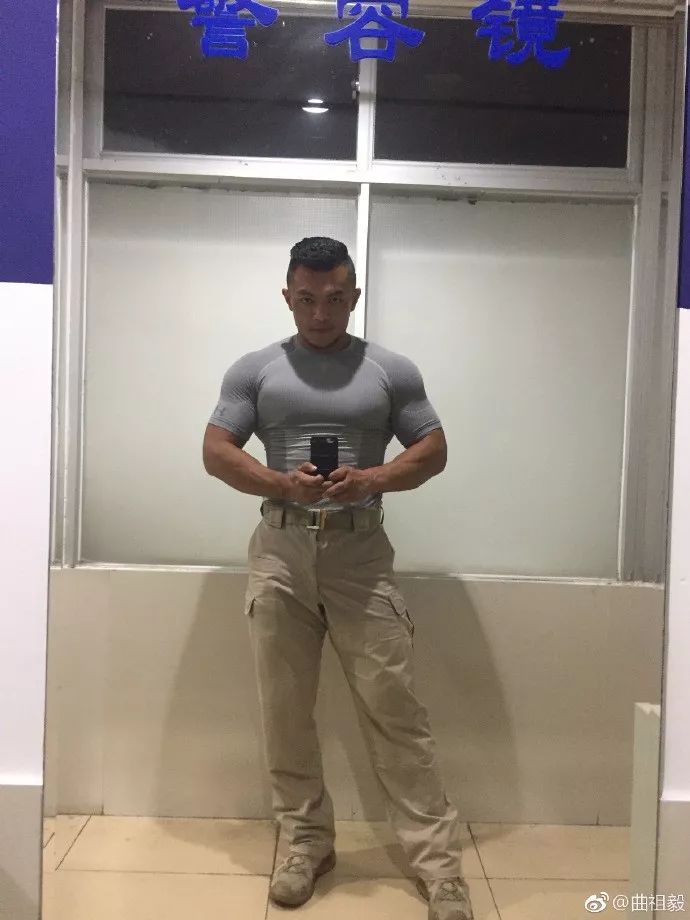 九游体育网页版入口-包含防守如铁壁！佛罗伦萨一身铁血形象备受瞩目的词条