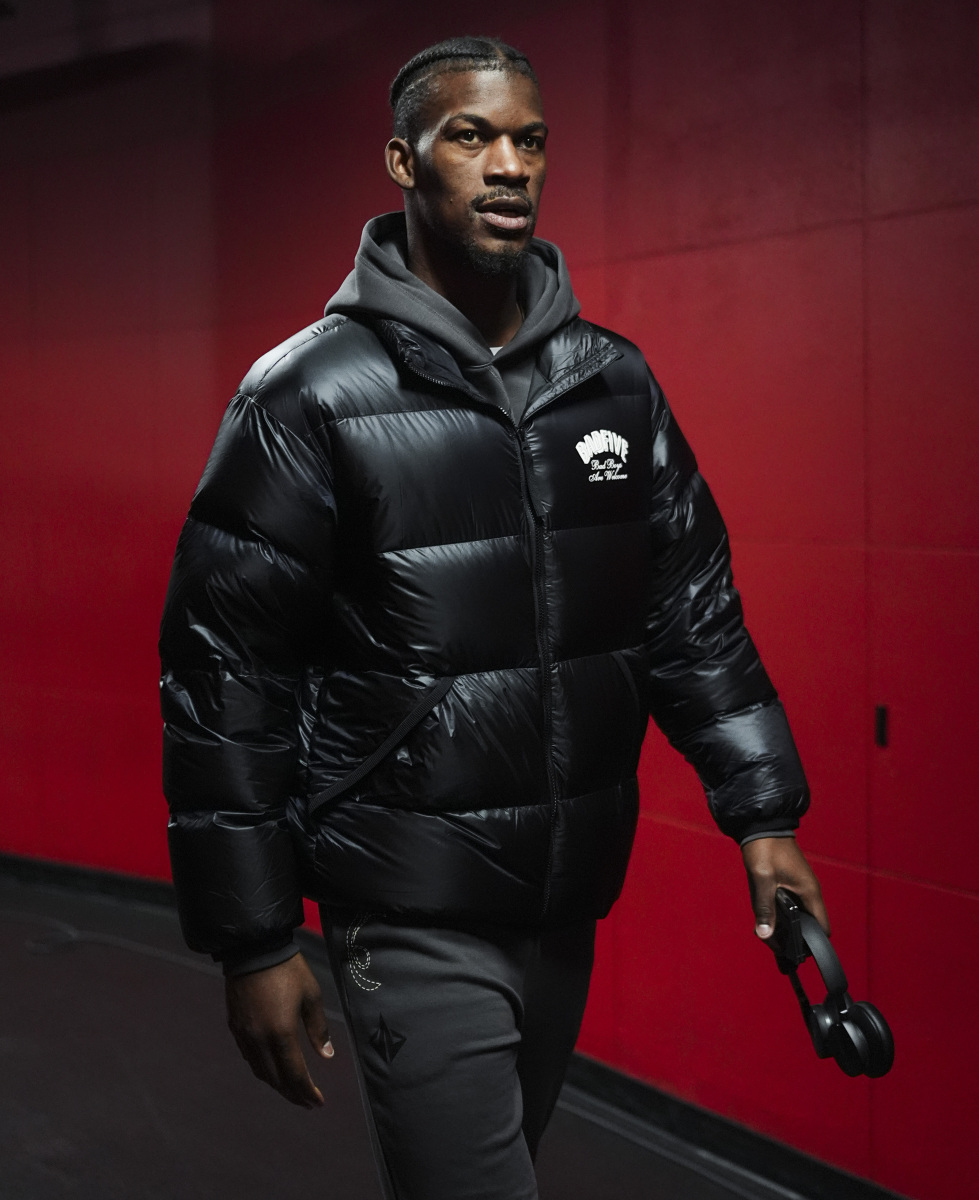 关于加拿大选手因伤宣布将缺席下场比赛,引发关注的信息 关于加拿大选手因伤宣布将缺席下场比赛,引发关注的信息