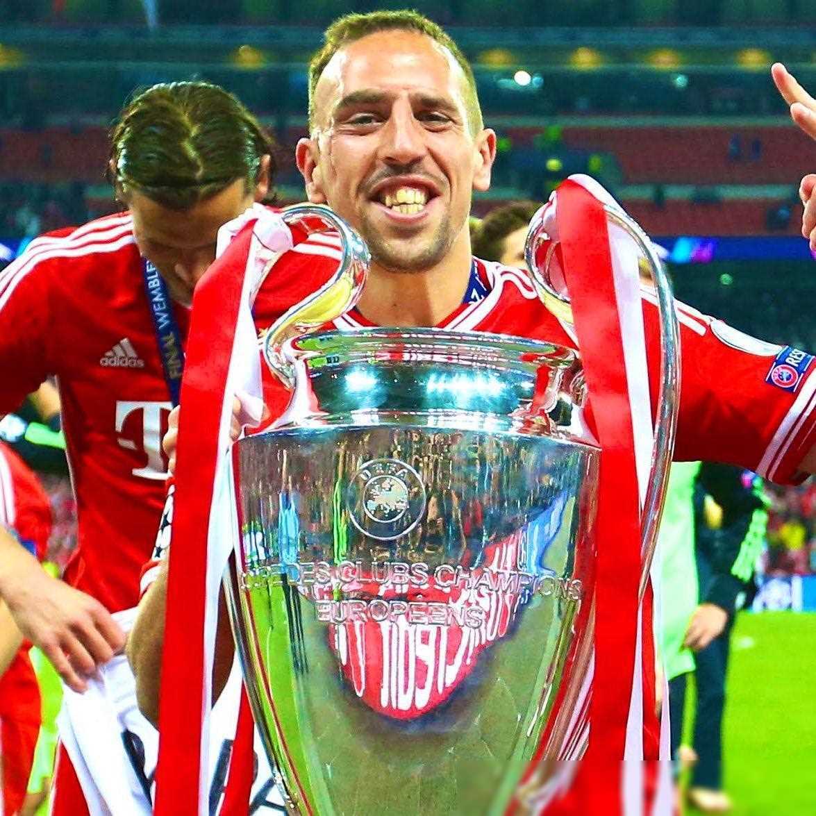 圣埃蒂安主帅托洛伊关注球员身体状态的简单介绍