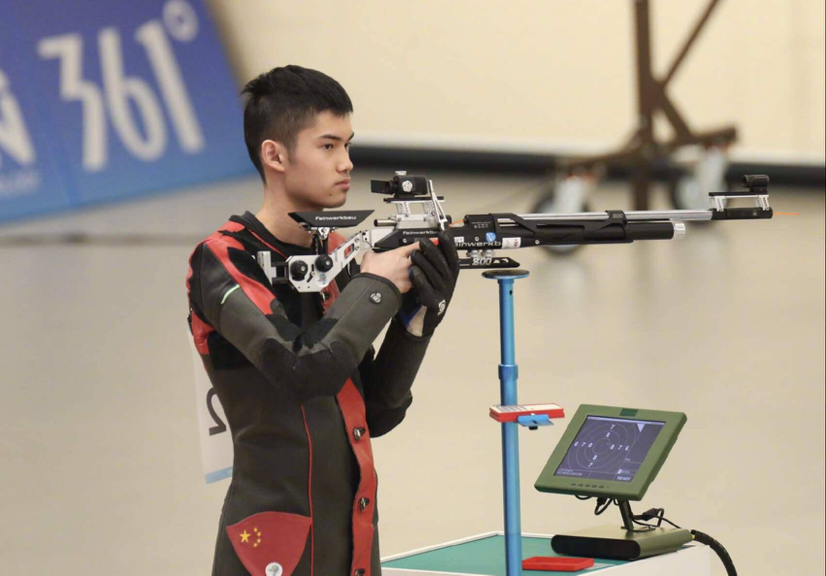 射击选拔赛选手实力对抗，谁能笑到最后的简单介绍