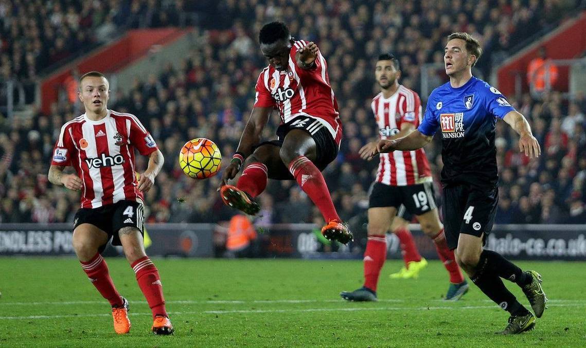 斯旺西城主场不敌伯恩利，遭遇连败的简单介绍