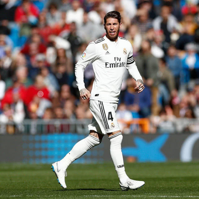 包含萨拉戈萨队员在场上大放异彩赢得掌声的词条 包含萨拉戈萨队员在场上大放异彩赢得掌声的词条