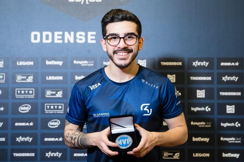 九游体育登录-关键比赛中，冰川之巅神级操作拯救比赛，赢得实至名归的简单介绍