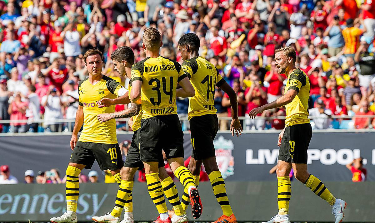 九游体育-包含多特蒙德后卫抢断成功，为球队奠定胜利的基础的词条