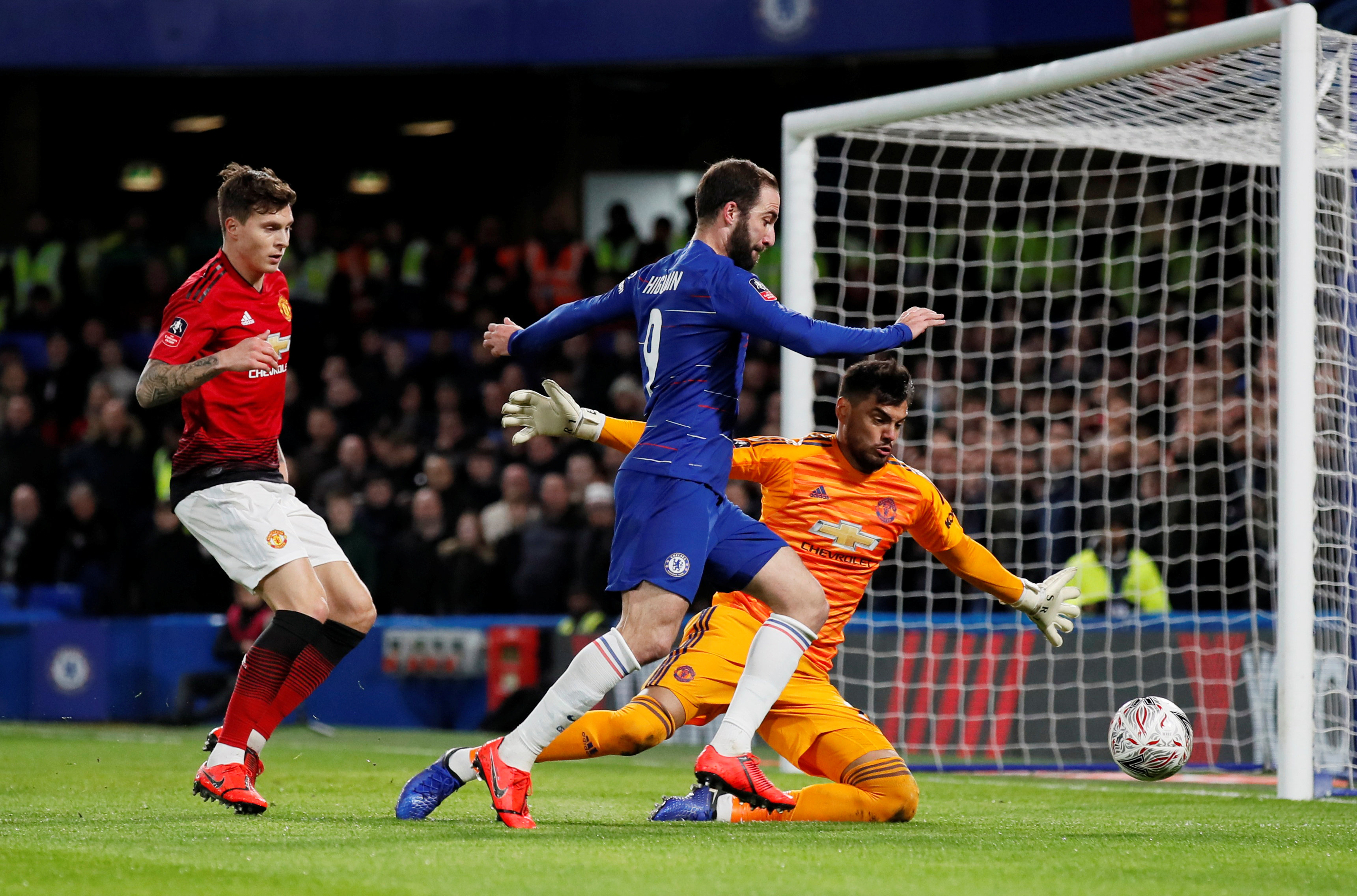 包含切尔西队新转播协议涉及各方利益调整的词条 包含切尔西队新转播协议涉及各方利益调整的词条