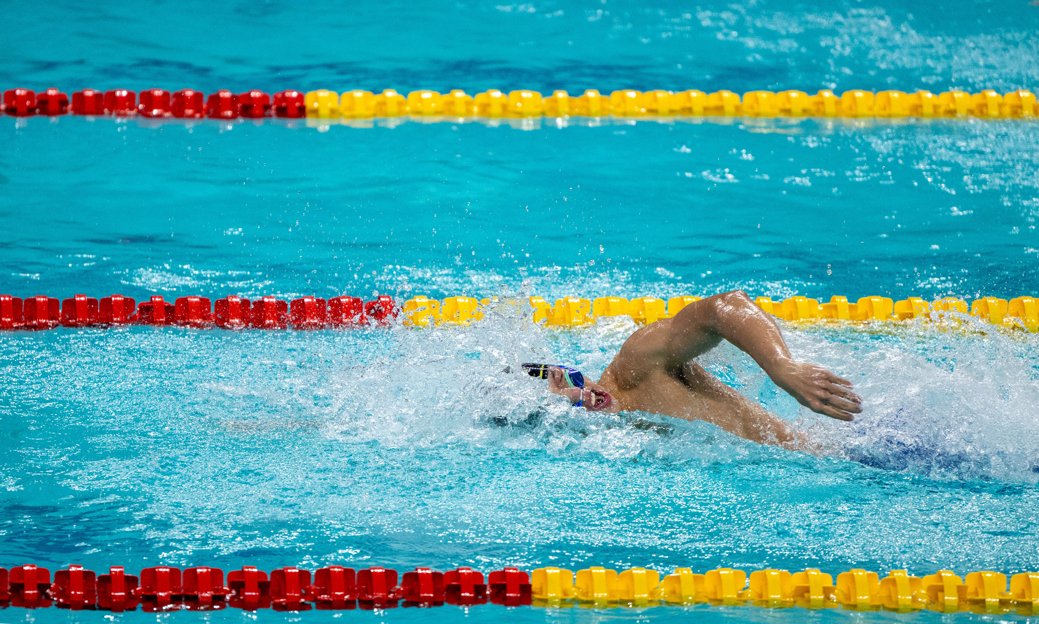 游泳海域上的激烈角逐,力挽狂澜的简单介绍 游泳海域上的激烈角逐,力挽狂澜的简单介绍