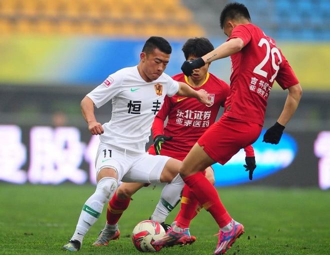 贵州恒丰不敌劲旅，需积极调整战术