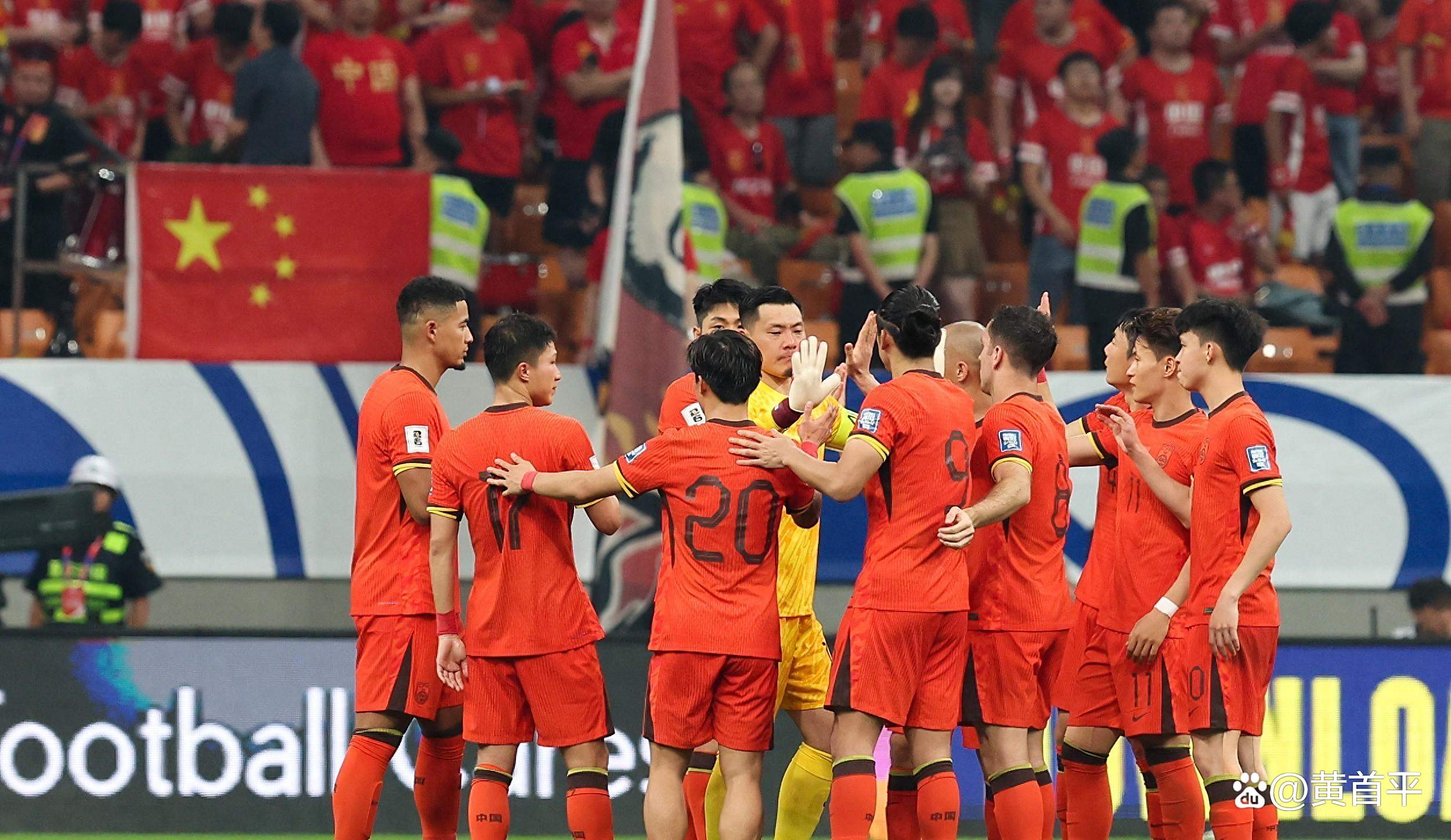 国家足球冠军杯赛事对抗异常激烈，胜负难料