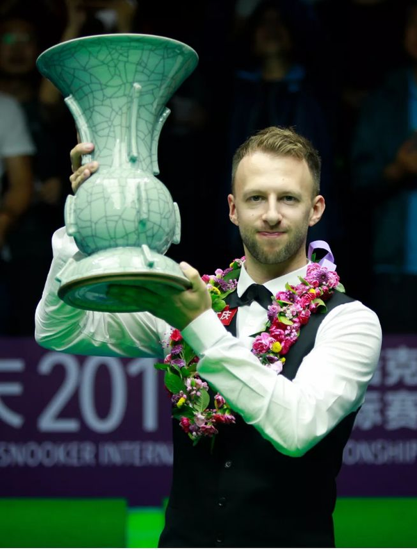 包含马德里传奇继续，战果难料的词条