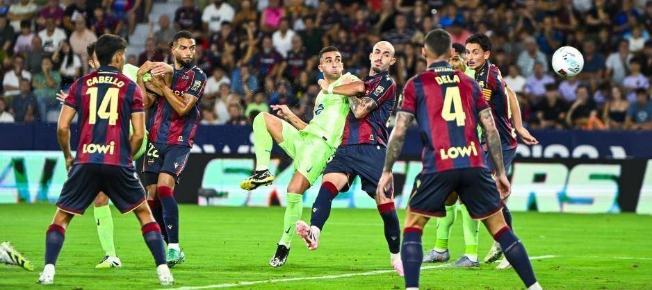 包含巴萨多点开花，客场喜获三分胜利的词条