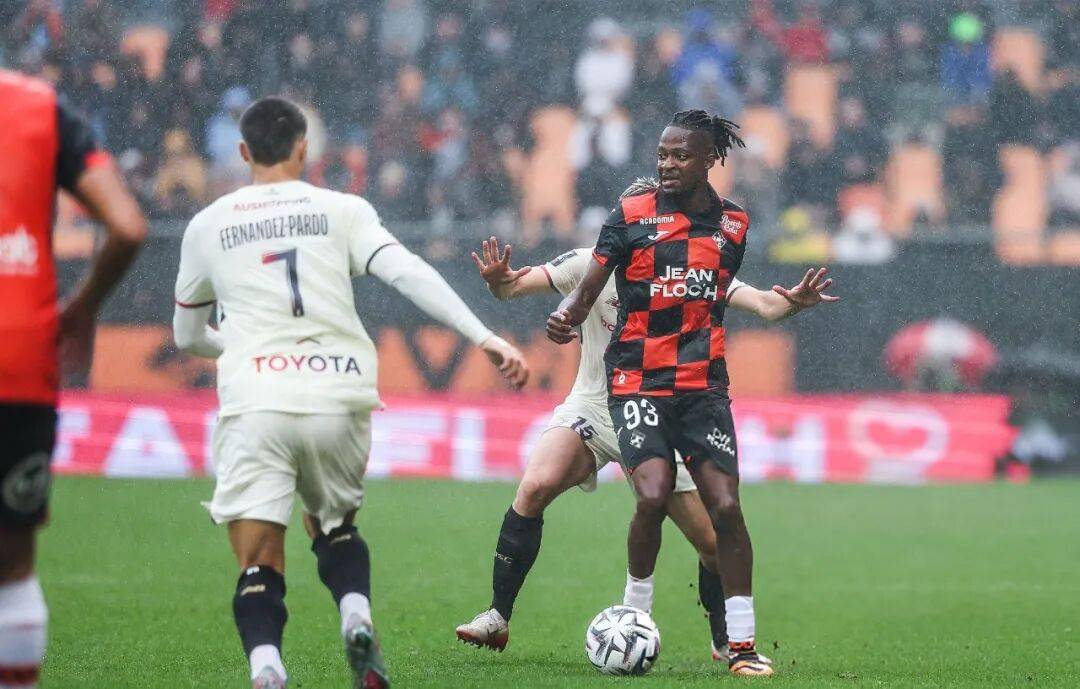 关于里尔胜过来自里昂的挑战,法甲气势如虹的信息 关于里尔胜过来自里昂的挑战,法甲气势如虹的信息