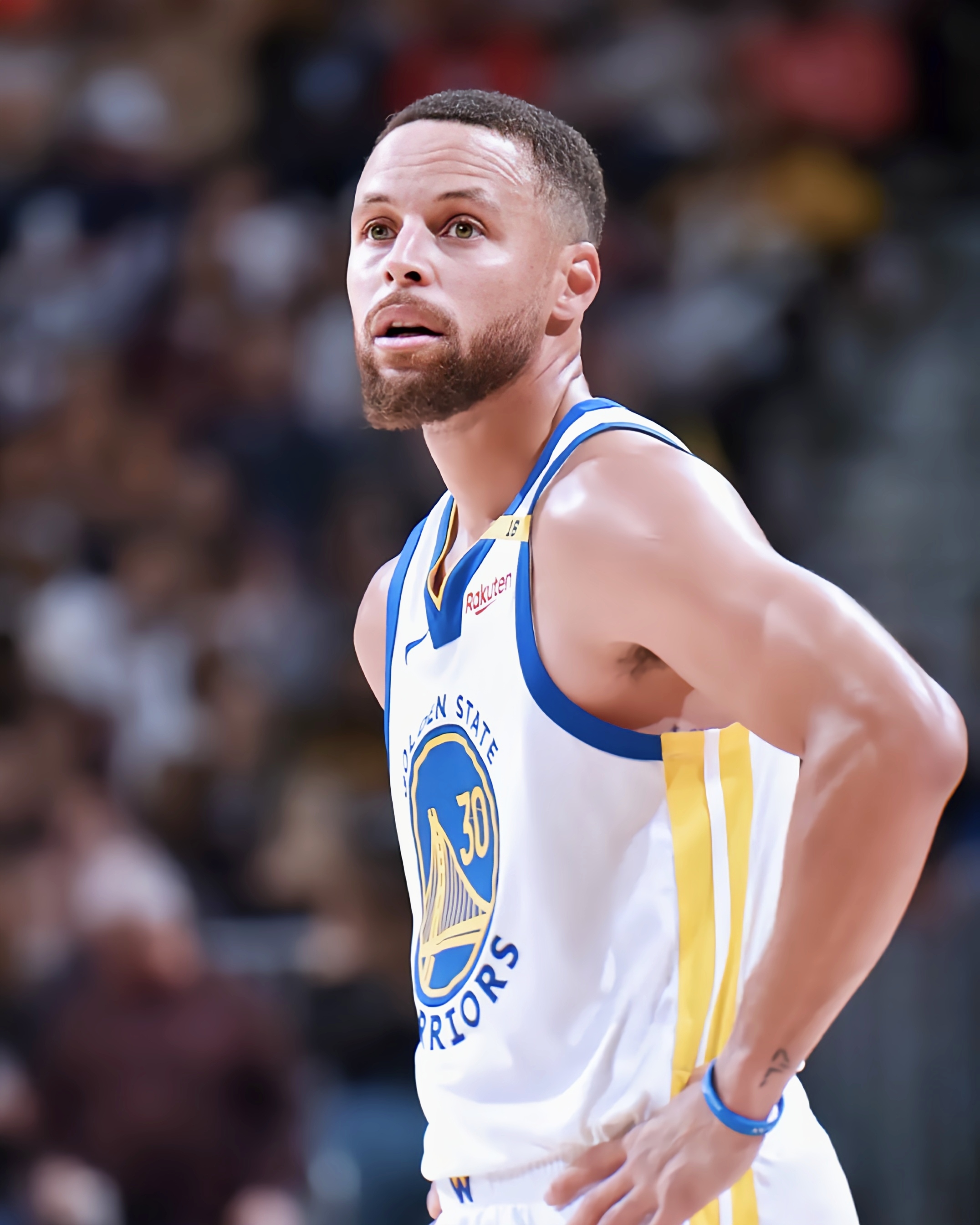 篮网再胜勇士,稳坐东部榜首 篮网再胜勇士,稳坐东部榜首